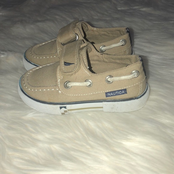 Boys Nautica boat shoes - Picture 2 of 8